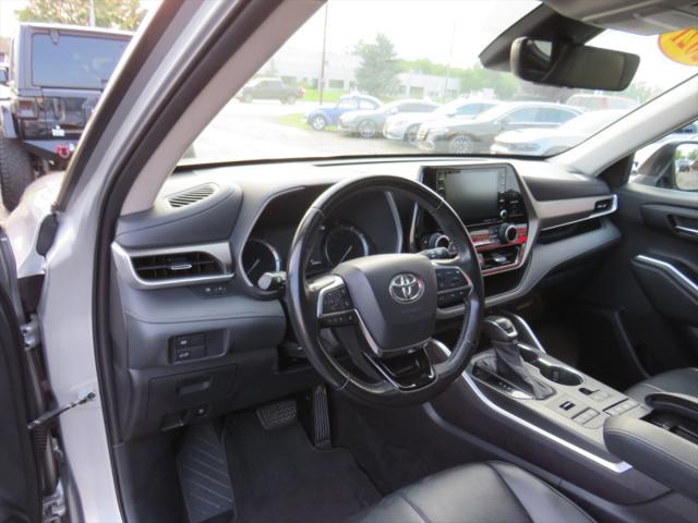 used 2021 Toyota Highlander car, priced at $32,995