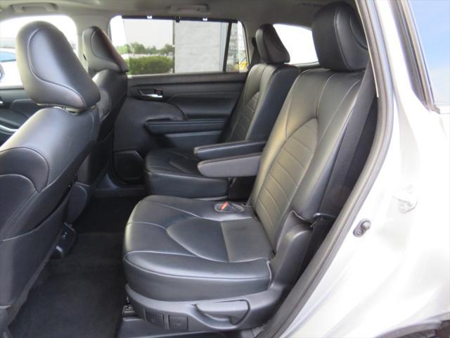 used 2021 Toyota Highlander car, priced at $32,995