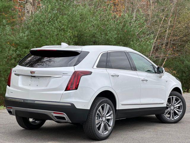 new 2025 Cadillac XT5 car, priced at $60,990