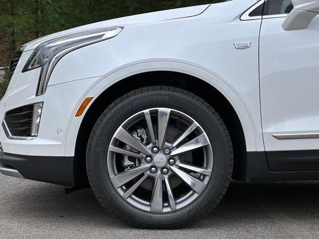 new 2025 Cadillac XT5 car, priced at $60,990