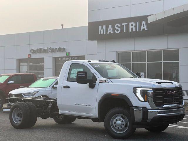 new 2025 GMC Sierra 3500 car, priced at $62,060