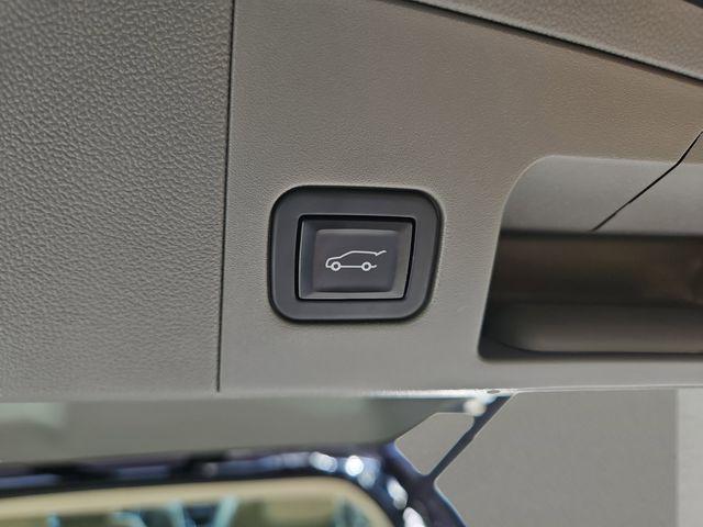 used 2022 Cadillac XT5 car, priced at $36,595