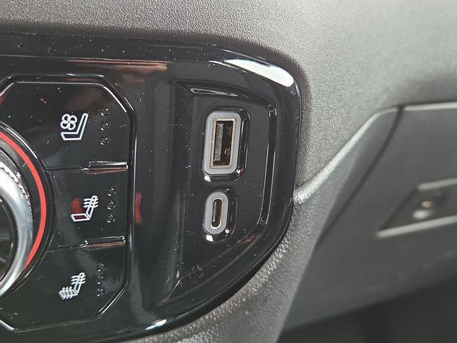 used 2022 GMC Sierra 1500 car, priced at $41,900