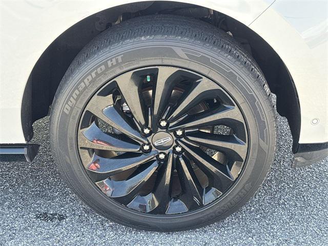 used 2021 Lincoln Navigator car, priced at $58,939