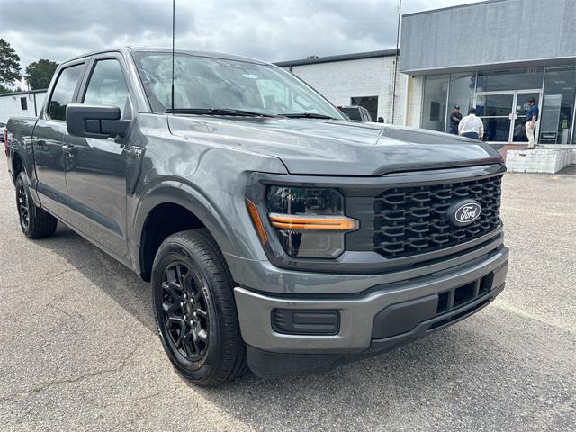 new 2025 Ford F-150 car, priced at $42,914