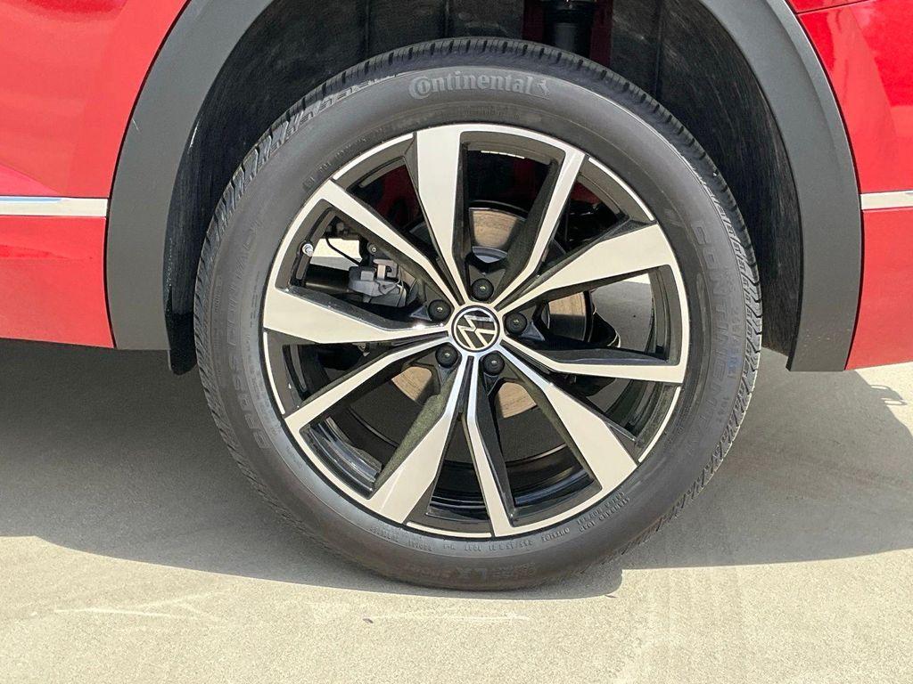 new 2025 Volkswagen Atlas car, priced at $56,214