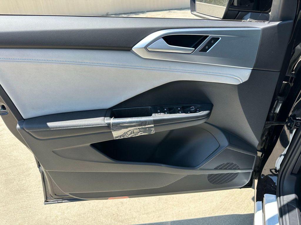 new 2025 Volkswagen Taos car, priced at $32,290