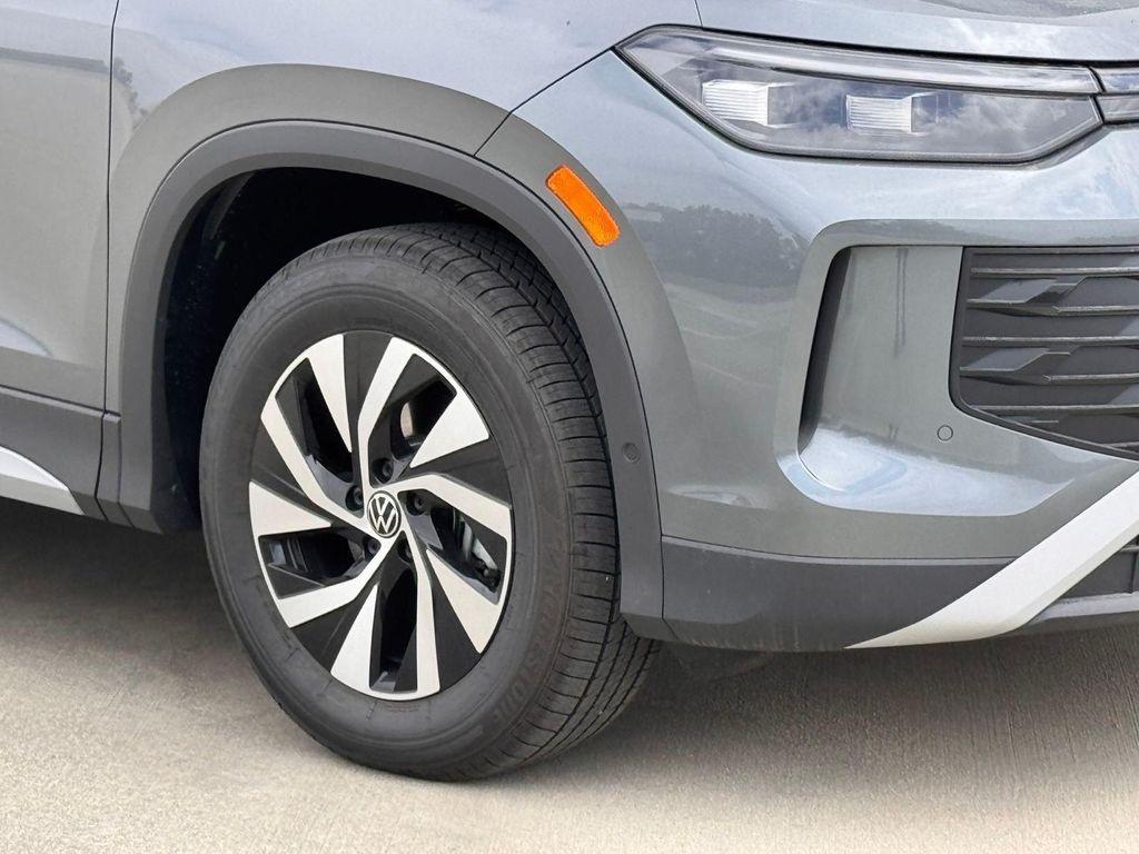 new 2025 Volkswagen Tiguan car, priced at $31,405