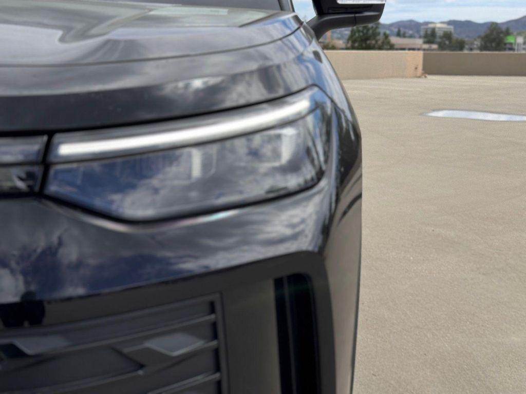 new 2025 Volkswagen Tiguan car, priced at $32,271