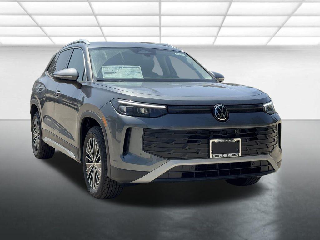 new 2025 Volkswagen Tiguan car, priced at $32,682