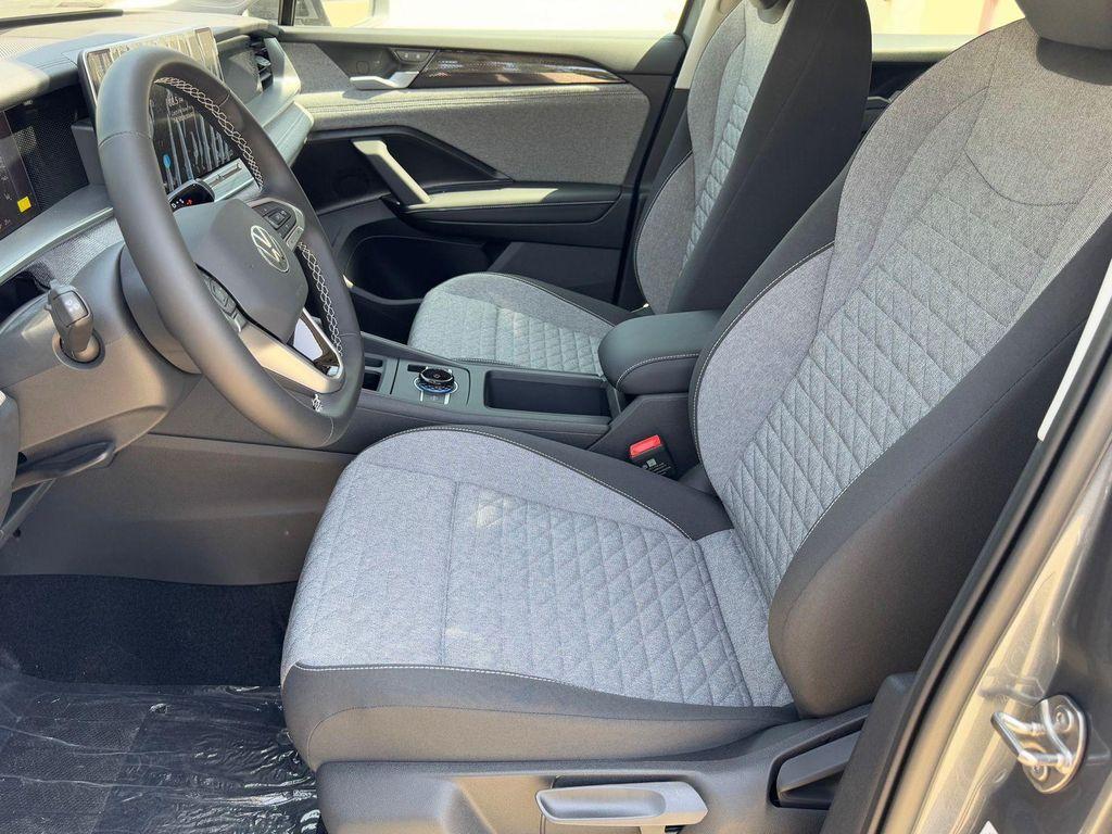 new 2025 Volkswagen Tiguan car, priced at $32,682