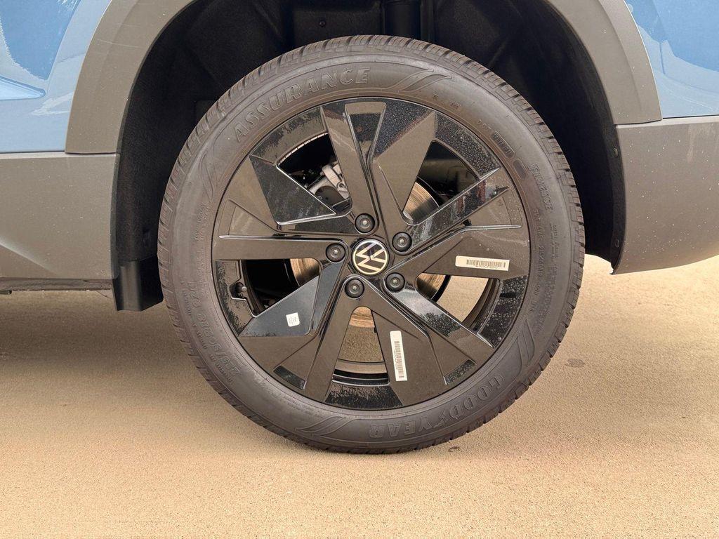 new 2025 Volkswagen Taos car, priced at $32,290