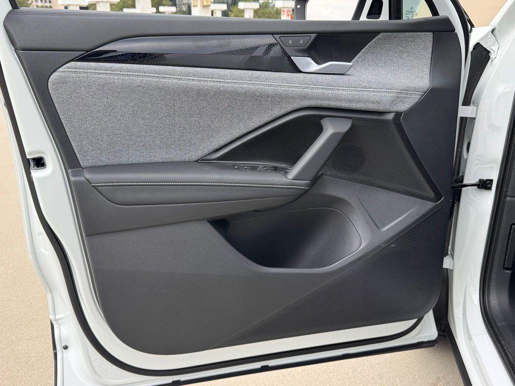 new 2025 Volkswagen Tiguan car, priced at $32,271