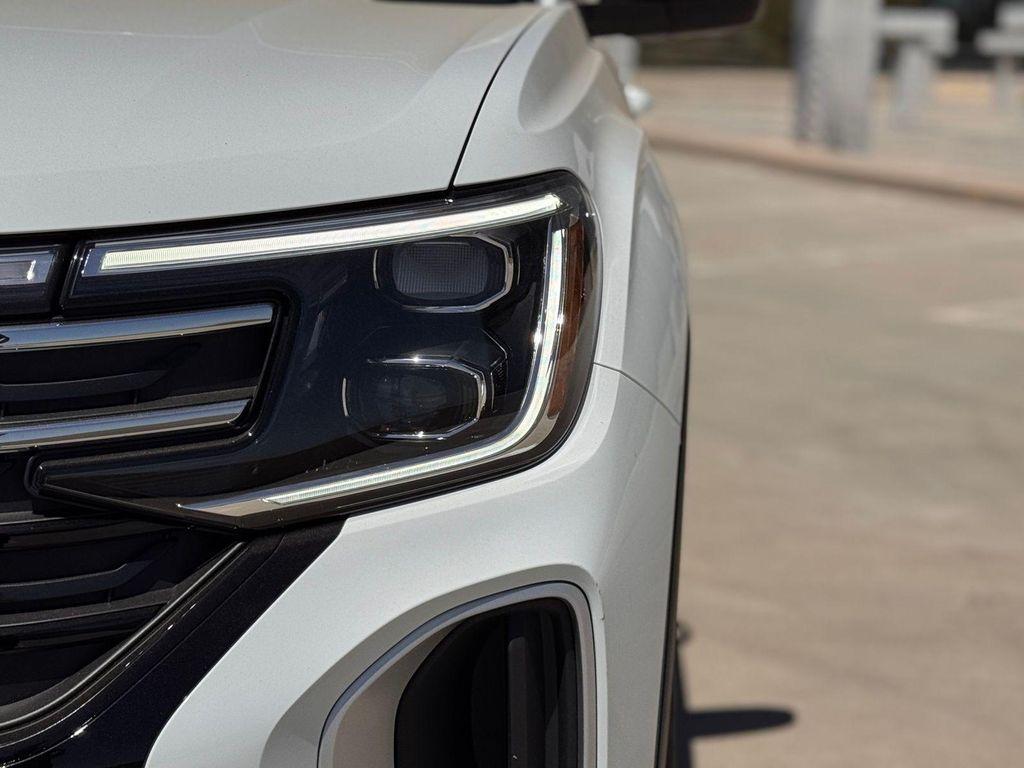 new 2025 Volkswagen Atlas car, priced at $49,711