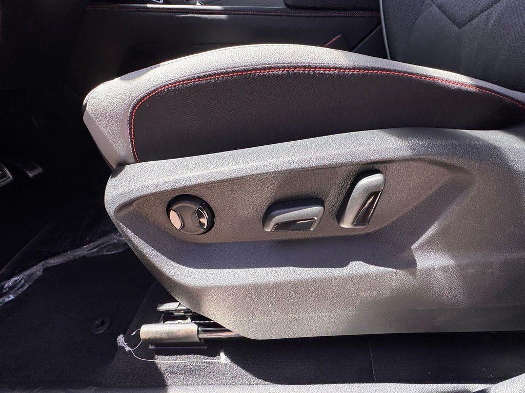 new 2025 Volkswagen Atlas car, priced at $49,711