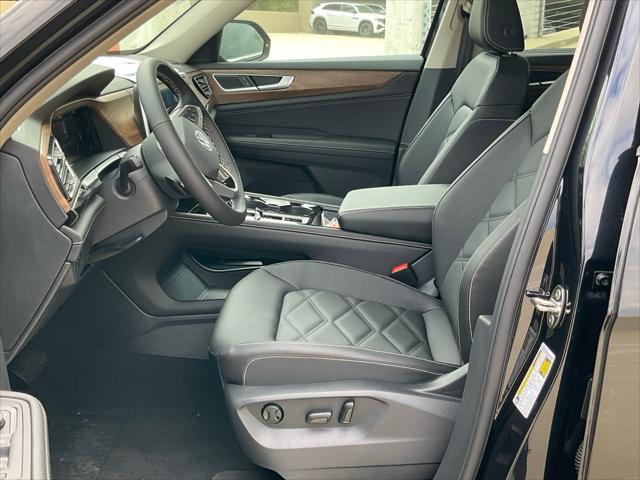 new 2025 Volkswagen Atlas car, priced at $45,654
