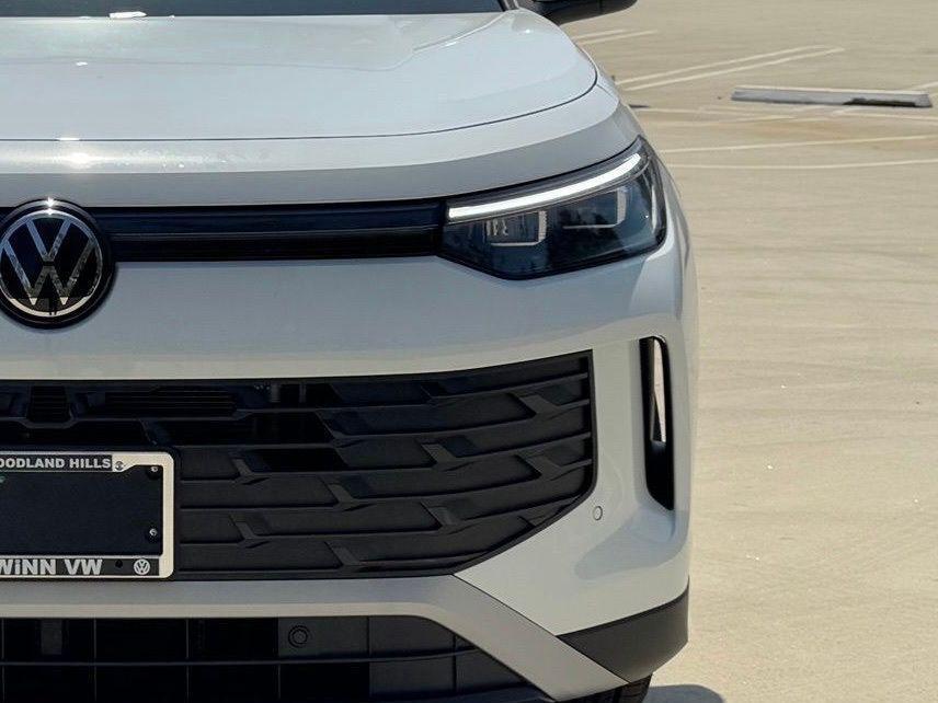 new 2025 Volkswagen Tiguan car, priced at $32,382