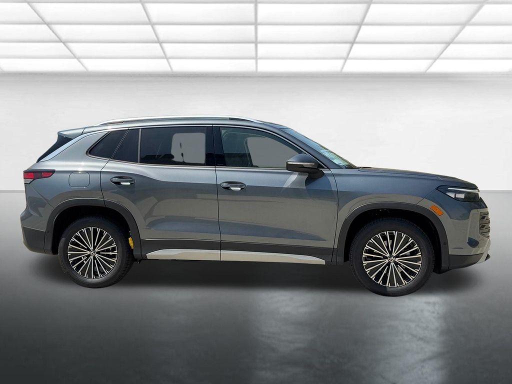 new 2025 Volkswagen Tiguan car, priced at $31,705