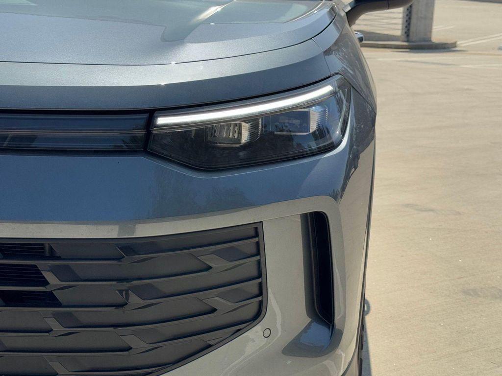 new 2025 Volkswagen Tiguan car, priced at $31,705