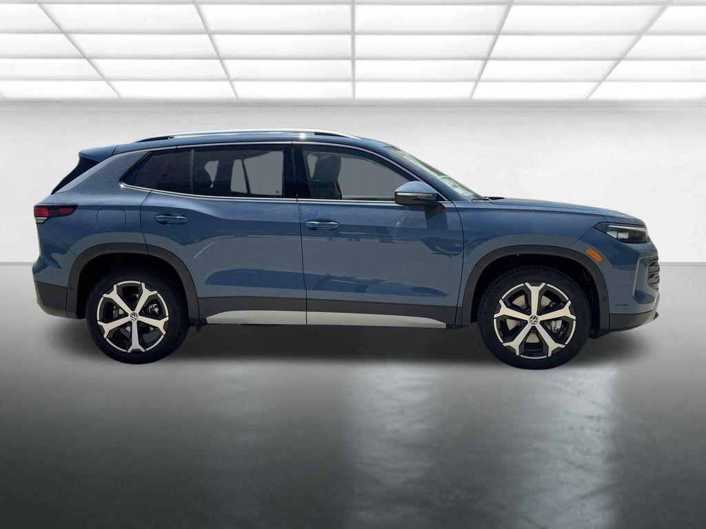 new 2025 Volkswagen Tiguan car, priced at $38,326