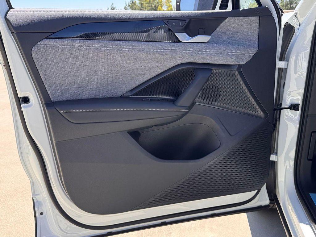 new 2025 Volkswagen Tiguan car, priced at $31,705