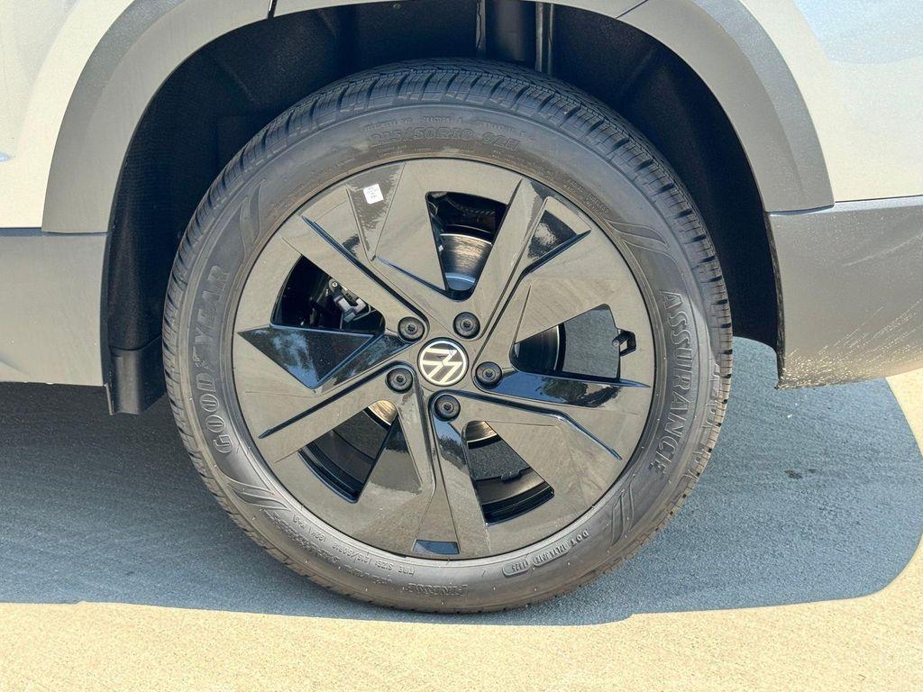 new 2025 Volkswagen Taos car, priced at $32,278
