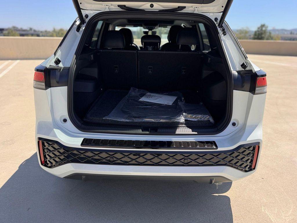 new 2025 Volkswagen Tiguan car, priced at $39,266