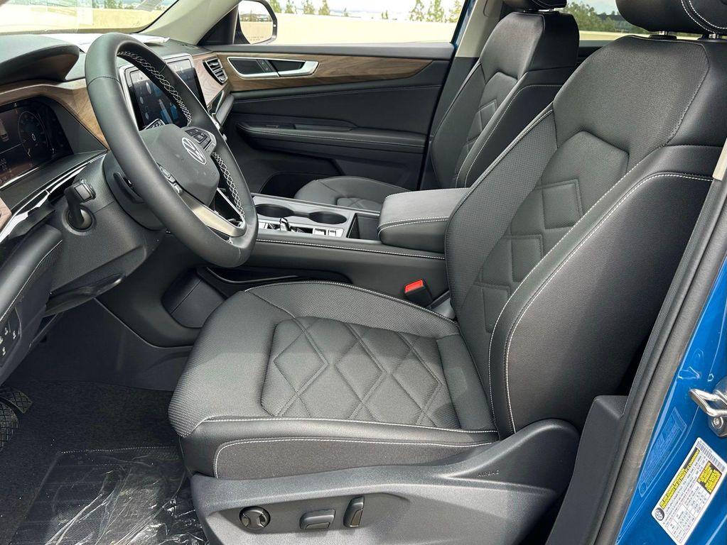 new 2025 Volkswagen Atlas car, priced at $40,446