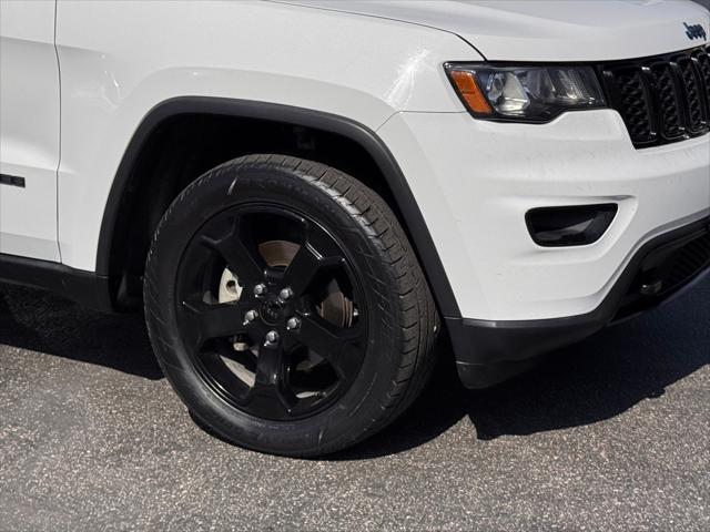 used 2018 Jeep Grand Cherokee car, priced at $17,995