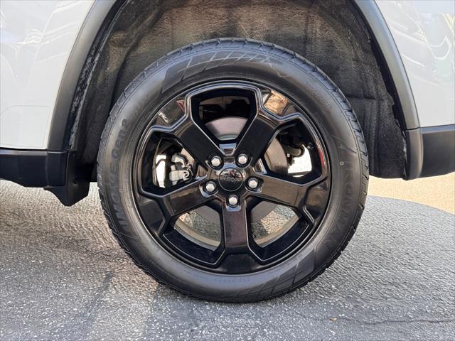 used 2018 Jeep Grand Cherokee car, priced at $17,995