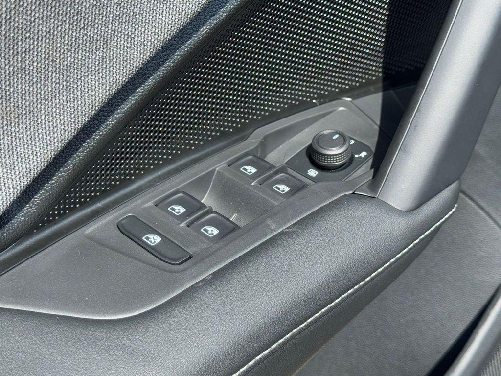 new 2025 Volkswagen Tiguan car, priced at $32,682