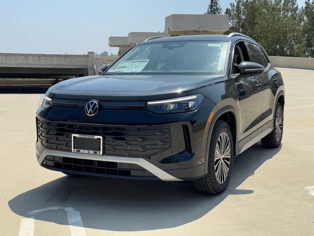new 2025 Volkswagen Tiguan car, priced at $32,682