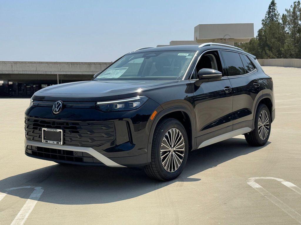 new 2025 Volkswagen Tiguan car, priced at $32,682