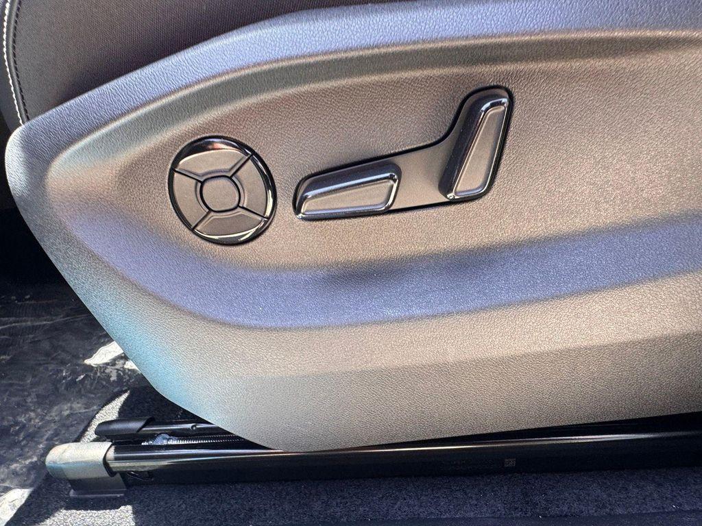 new 2025 Volkswagen Tiguan car, priced at $35,103