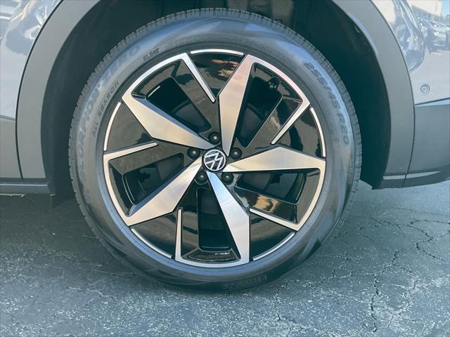 new 2025 Volkswagen ID.4 car, priced at $55,761