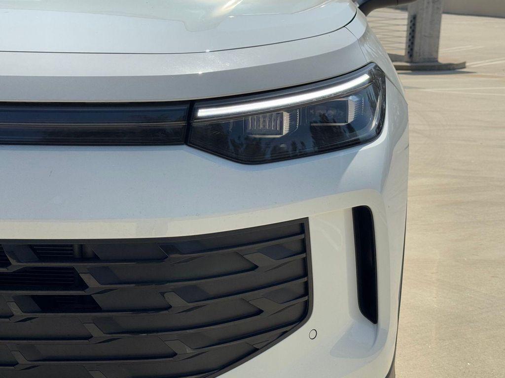 new 2025 Volkswagen Tiguan car, priced at $32,382