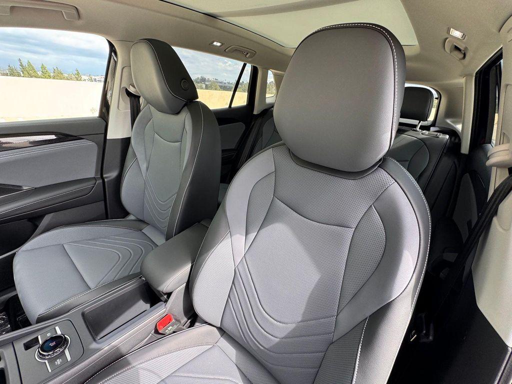 new 2025 Volkswagen Tiguan car, priced at $38,176