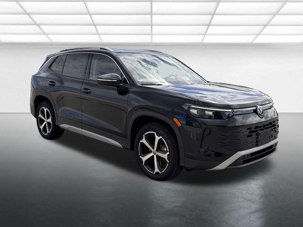 new 2025 Volkswagen Tiguan car, priced at $38,176