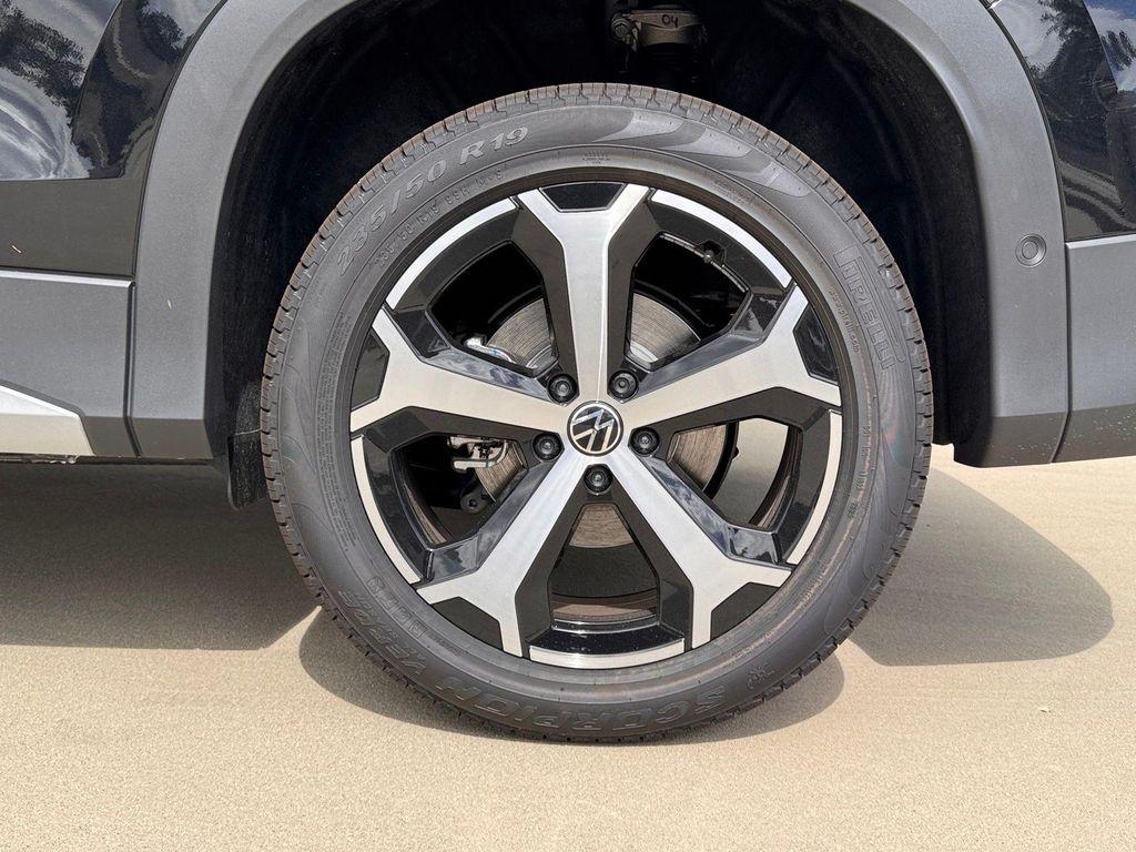 new 2025 Volkswagen Tiguan car, priced at $38,176
