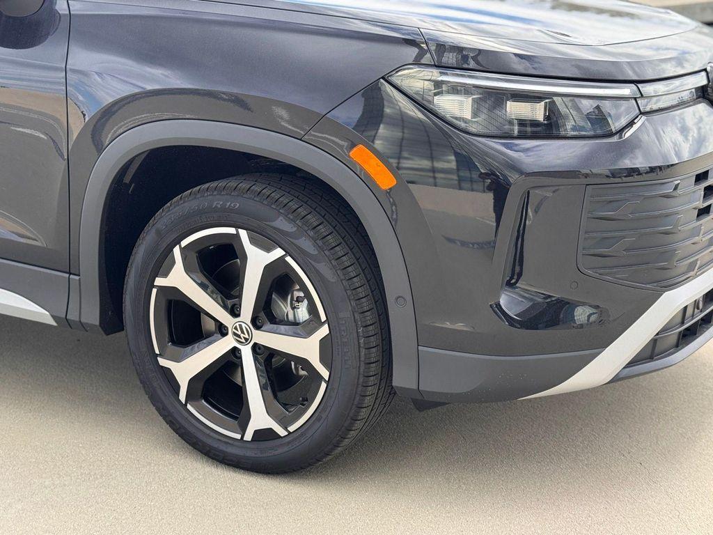 new 2025 Volkswagen Tiguan car, priced at $38,176
