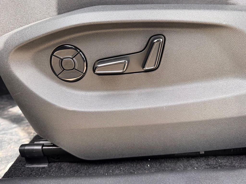 new 2025 Volkswagen Tiguan car, priced at $38,176