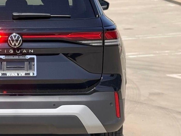 new 2025 Volkswagen Tiguan car, priced at $32,371