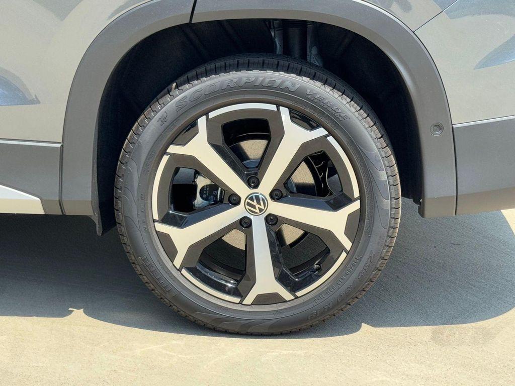 new 2025 Volkswagen Tiguan car, priced at $38,176