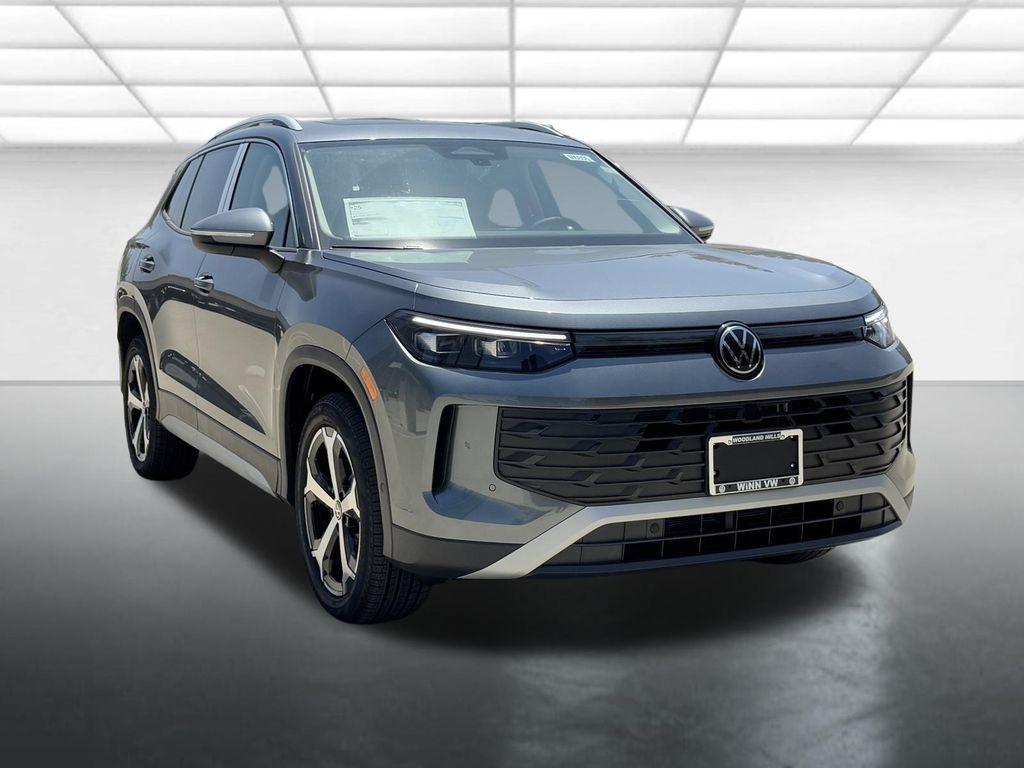 new 2025 Volkswagen Tiguan car, priced at $38,176