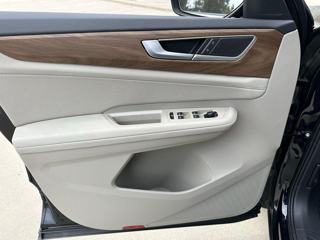 new 2025 Volkswagen Atlas car, priced at $40,446