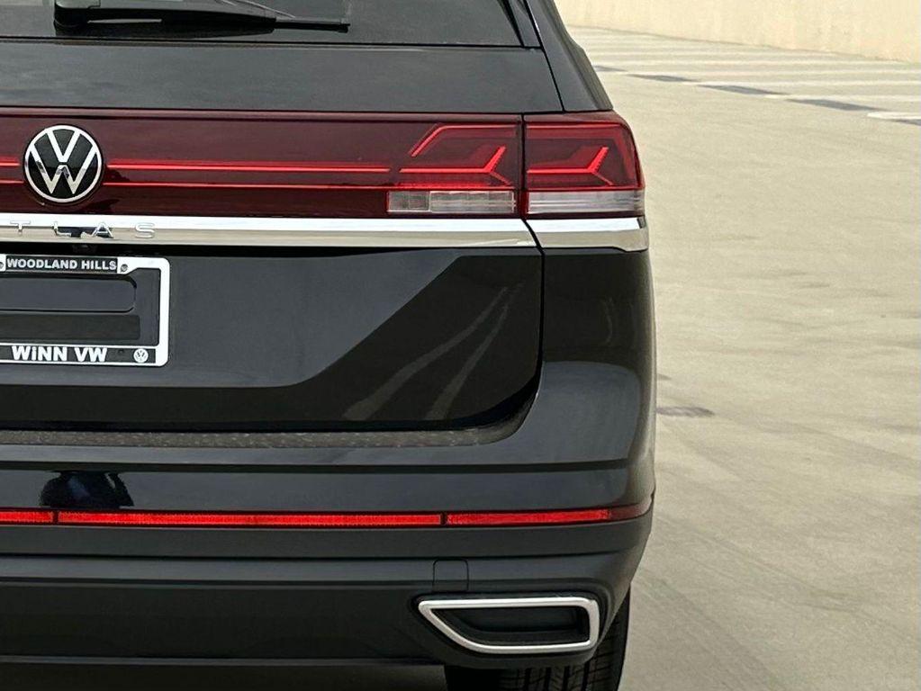 new 2025 Volkswagen Atlas car, priced at $40,446