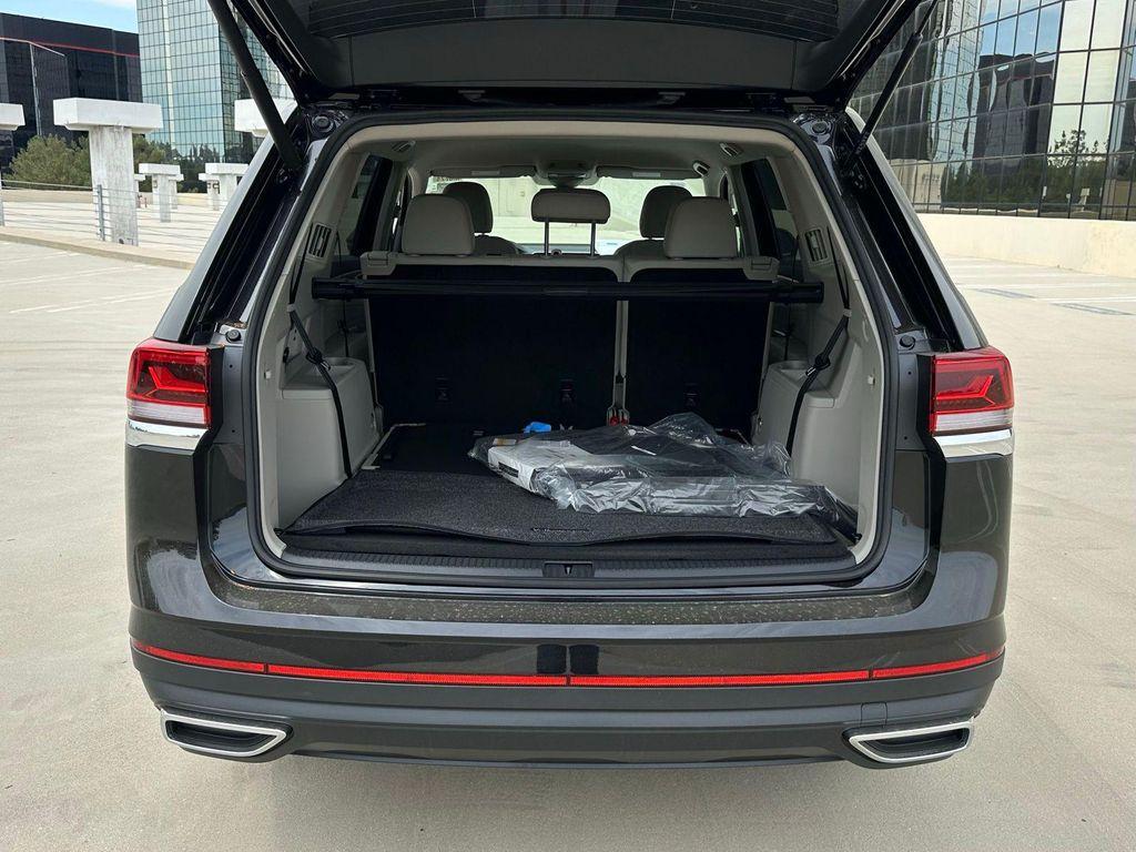 new 2025 Volkswagen Atlas car, priced at $40,446