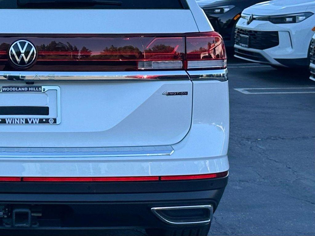 new 2025 Volkswagen Atlas car, priced at $52,404
