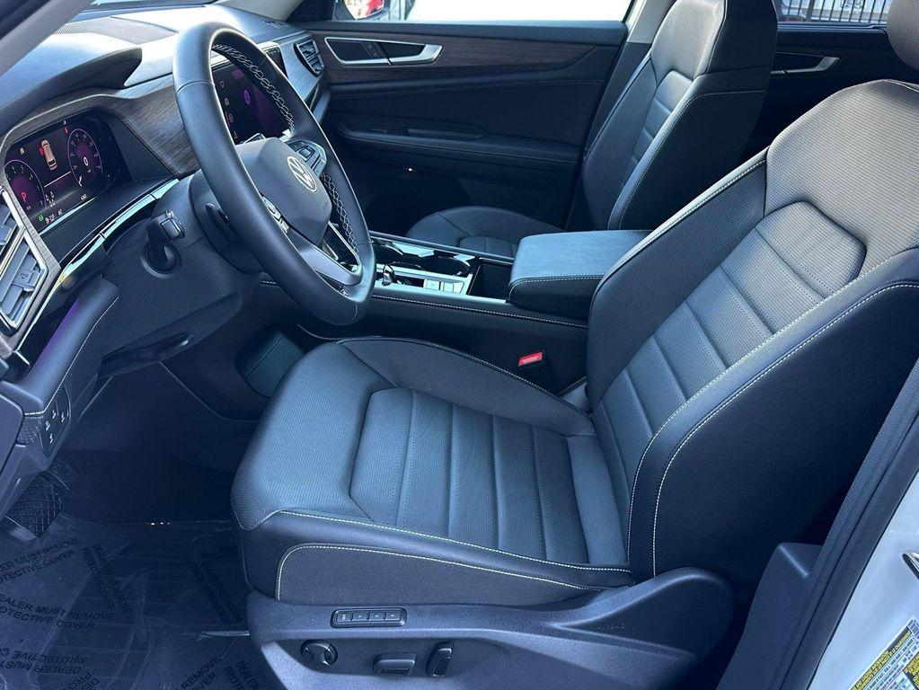 new 2025 Volkswagen Atlas car, priced at $52,404