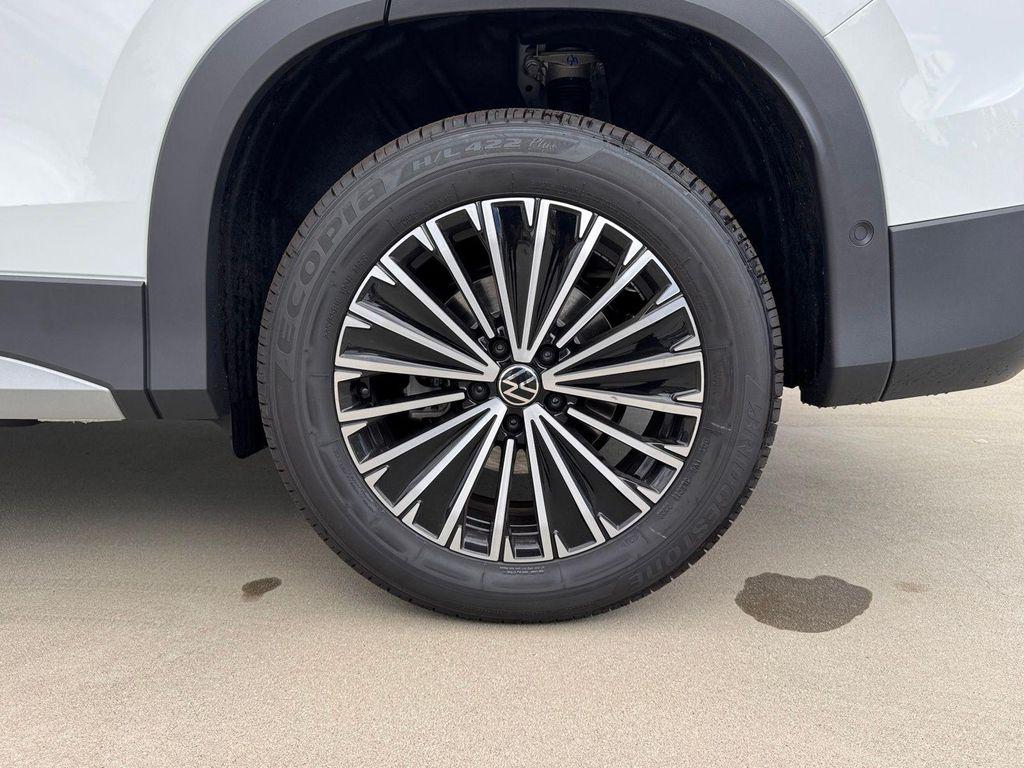 new 2025 Volkswagen Tiguan car, priced at $34,182